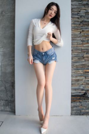 日韩美女逼_蓝光在线播放观看